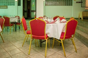 Dining - Desmond Tutu Guest House (Nairobi)