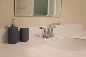 Bathroom - Kingston Apartment at Tres Vista (Kingston)