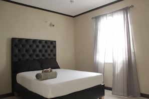 Room - Kingston Apartment at Tres Vista (Kingston)