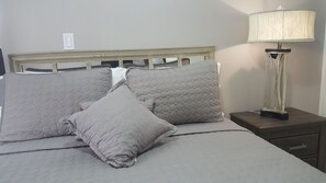 Room - The Ravina Corporate Suites (Kingston)