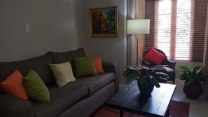 Living area - The Ravina Corporate Suites (Kingston)