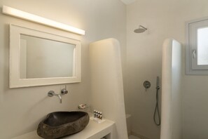 Bathroom - White Dunes Luxury Suites (Paros)