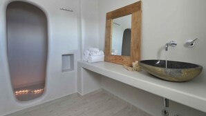 Bathroom - White Dunes Luxury Suites (Paros)