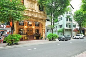 Exterior - A&em Hotels & Apartment (Ho Chi Minh Municipality)