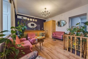 Living area - MJ Hotel (Tbilisi)