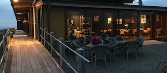 The Cliffs Seaside Lodge