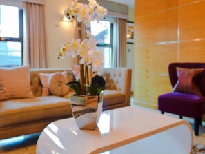 Living area - Posh Pads at The Casartelli (Liverpool)