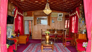 Dining - Golden Flower Heritage Houseboat (Srinagar)