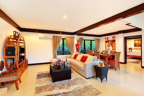 Living area - Alysha Villa Seminyak Beachside (Seminyak)