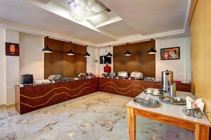 Dining - Hill County Resort (Manali)