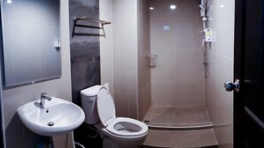 Bathroom - B-black Residence (Chonburi)