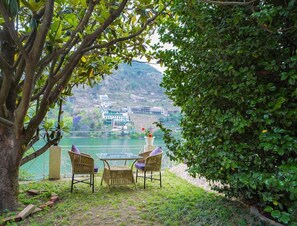 Outdoor dining - Neelesh Inn (Nainital)