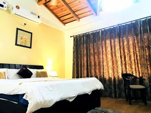 Room - Neelesh Inn (Nainital)