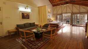 Living area - Neelesh Inn (Nainital)