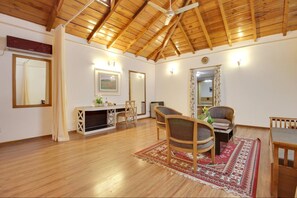Unclassified image, 5 of 69, button - Neelesh Inn (Nainital)