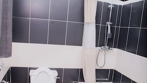 Bathroom - Eden Vale Hotel (Accra)