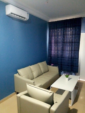Unclassified image, 4 of 24, button - Tropical Nectar Hostel (Accra)