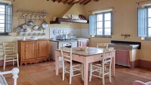 Unclassified image, 2 of 147, button - La Pieve Marsina (Gaiole in Chianti)