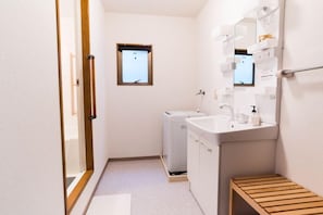 Bathroom - Bijou Suites Ferries Wheel View (Osaka)