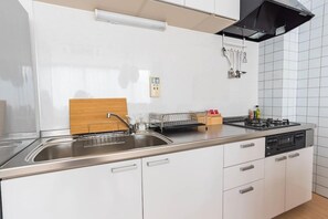 Private kitchen - Bijou Suites Ferries Wheel View (Osaka)