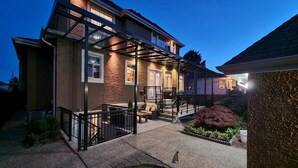 Unclassified image, 2 of 17, button - Two bedrooms basement suite (Vancouver)