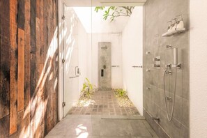 Bathroom - Ishq Villa (Unawatuna)