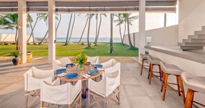 Outdoor dining - Ishq Villa (Unawatuna)