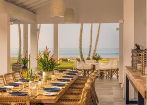 Outdoor dining - Ishq Villa (Unawatuna)