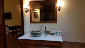Bathroom - Teakwood Villa (Kanchanaburi)