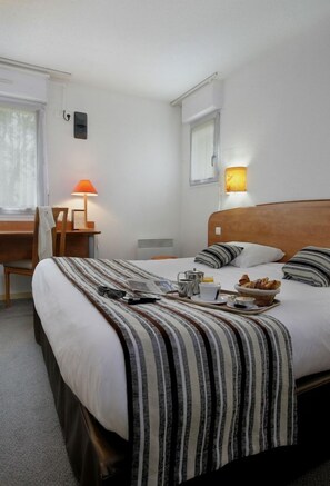 Unclassified image, 3 of 39, button - Hotel Novalis Quimperle (Quimperle)