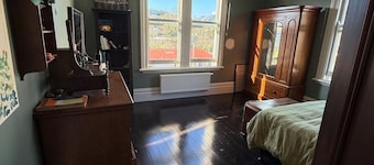5-bedroom house in central Nelson perfect for two family holiday