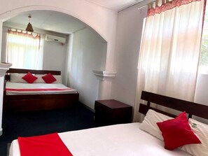Room - Layathraa Hotel and Restaurant (Kandy)