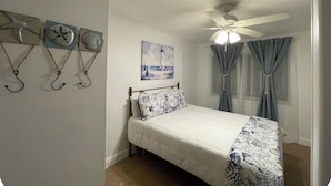Room - Kayaks, Bikes, Beach, Pennekamp 1 mile, walk to restaurants & shops (Key Largo)
