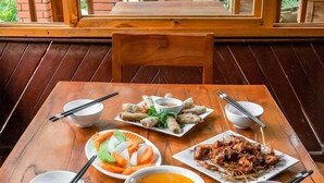 Dining - Tavan Riverside Homestay - Hostel (Ta Van)