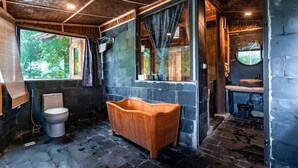 Bathroom - Tavan Riverside Homestay - Hostel (Ta Van)