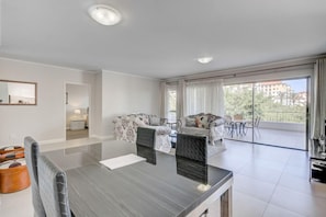 Unclassified image, 4 of 43, button - Uniquestay Mayfair Luxury Apartment (Cape Town)