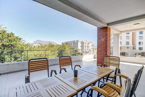 Unclassified image, 5 of 43, button - Uniquestay Mayfair Luxury Apartment (Cape Town)