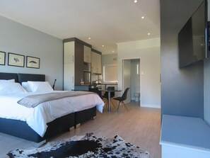 Unclassified image, 2 of 30, button - Oranjehof Studios (Cape Town)