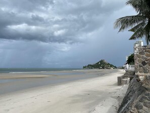 ชายหาด