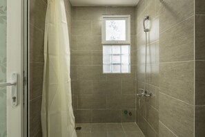 Bathroom - Eighteen House PDC (Bac Nha Trang)