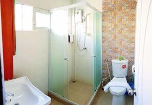 Bathroom - Ambrosial Suites (Pattaya)
