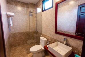 Bathroom - Gia Phát (Da Nang Municipality)