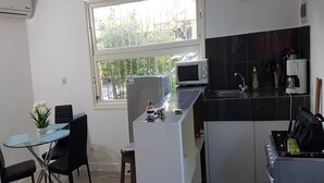 Unclassified image, 2 of 9, button - Residence Thomas Edison (Abidjan)
