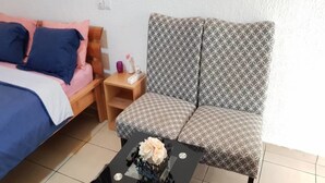 Unclassified image, 5 of 15, button - Residence Fatny (Abidjan)