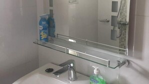 Unclassified image, 2 of 15, button - Residence Fatny (Abidjan)