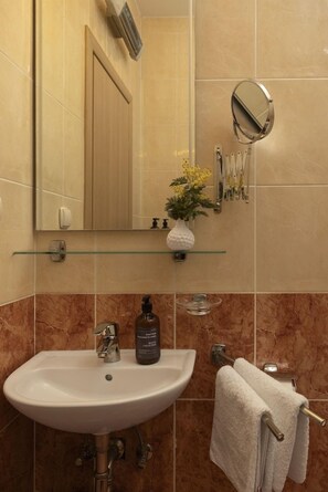 Bathroom - Luxe Dubrovnik Apartments (Dubrovnik)