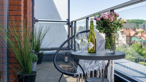 Outdoor dining - Elite Apartments Chmielna Deluxe (Gdańsk)
