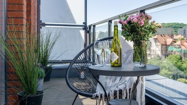 Outdoor dining - Elite Apartments Chmielna Deluxe (Gdańsk)