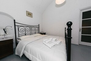 Unclassified image, 2 of 33, button - Santoimage House (Santorini)