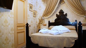 Unclassified image, 4 of 60, button - Sitges Royal Rooms (Sitges)